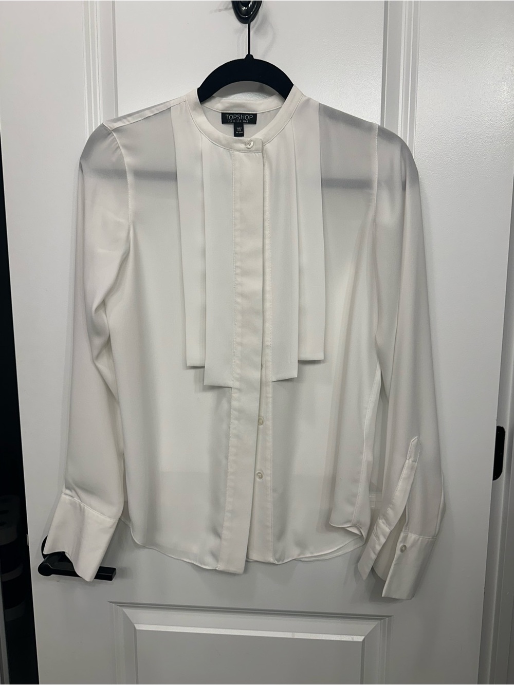 TOPSHOP Cream Tie-Neck Long Sleeve Button-Down Blouse